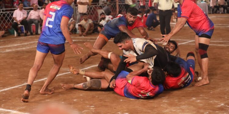 भारत पेट्रोलियम, महिंद्रा अंतिम फेरीत दाखल