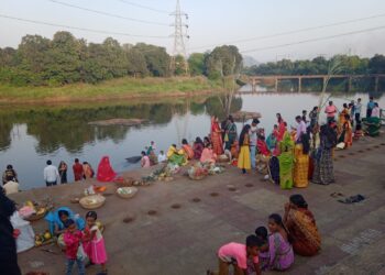 जिल्ह्यात छटपूजा उत्साहात साजरी