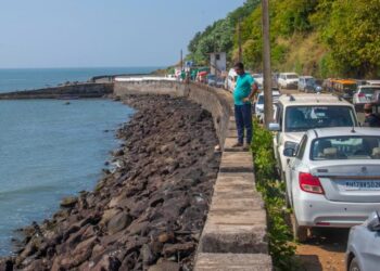 मुरुड खोरा बंदरातील पार्किंग खुले करण्याची मागणी