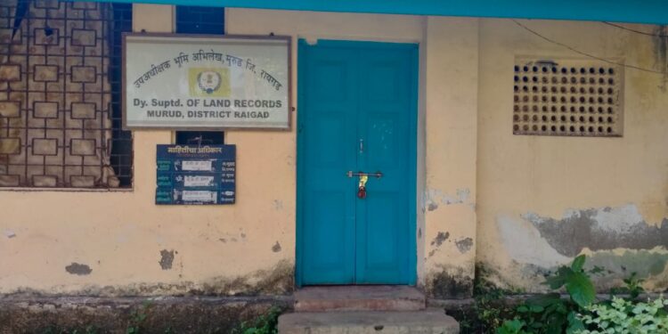 भूमीअभिलेख कार्यालय पर्यायी जागेत हलवा – दांडेकर