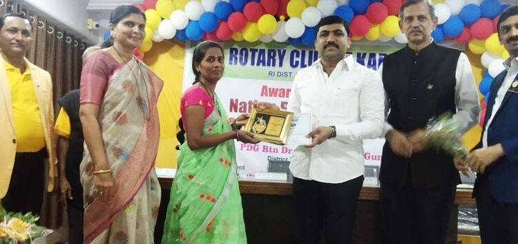 रोटरी क्लबच्यातीने शिक्षकांचा सन्मान