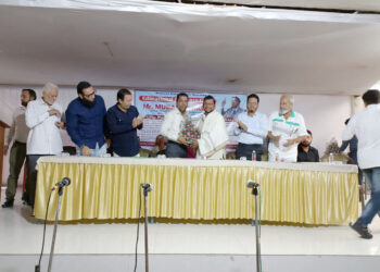 याकुब बेगमध्ये विद्यार्थ्थांना मार्गदर्शन