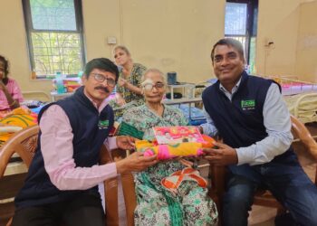 करूणेश्‍वर वृद्धाश्रमातील आजी, आजोबांची दिवाळी