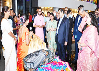 उद्योगपती गौतम अदानी यांच्यासोबत भेट