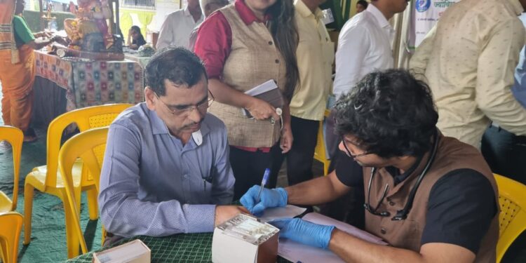 आयुर्वेदिक चिकित्सा शिबीरास प्रतिसाद