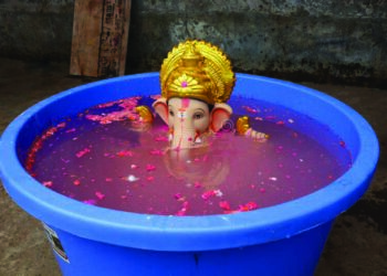 मृत्तिकेच्या रुपात बाप्पा पुन्हा मूर्तिकारांकडे