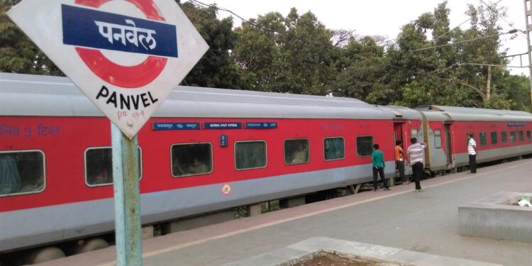 पनवेल-छपरादरम्यान विशेष ट्रेन