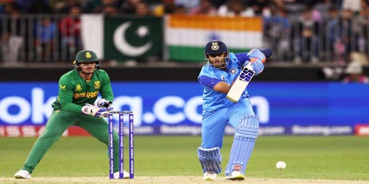 भारताच्या पराभवाने पाकची अडचण