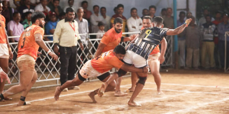 व्यावसायिक गट कबड्डी स्पर्धेत भारत पेट्रोलियम, महिंद्रा उपांत्य फेरीत