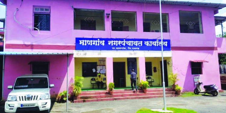 माणगाव नगरपंचायतीने पाणी दाखविले; पाणीपट्टीत दुप्पट वाढ