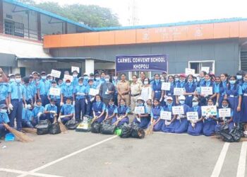 कार्मेल कॉन्व्हेन्ट स्कूलतर्फे स्वच्छता मोहीम यात्रा