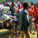 नाका कामगार रोजगाराच्या शोधात