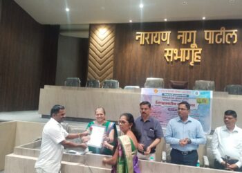 रोठ बु.ग्रा.पं.चा जि.परिषदेतर्फे सन्मान