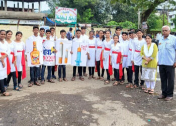 जनजागृतीसाठी विद्यार्थी उतरले रस्त्यावर