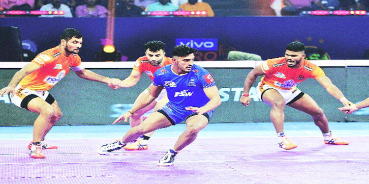 प्रो कबड्डी- पुणेरी पलटणचा निसटता पराभव