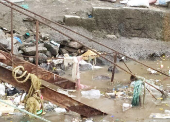 गव्हाण उड्डाणपूल अंधारात; अपघाताची शक्यता