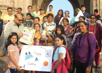 दहा वर्षीय आद्याचा विक्रम; एलिफंटा ते गेट वे पोहून पार केले 12 कि.मी. अंतर