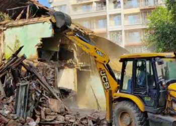 पेशवेकालीन बापटवाडा इतिहास जमा