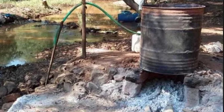 दारूच्या हातभट्टीवर कारवाई