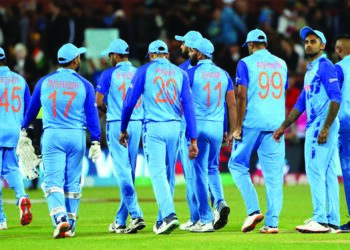 इंग्लंडच्या तडाख्यात भारताची दाणदाण; लाजिरवाण्याने पराभवासह आव्हान संपुष्टात