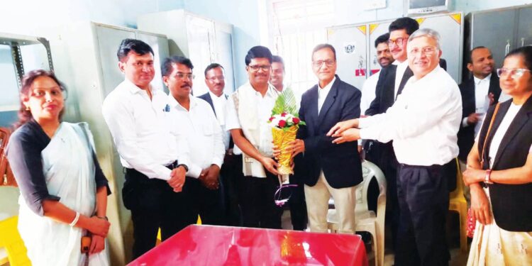 कर्जत तालुका वकील संघटनेचे अ‍ॅड. प्रविण खडे अध्यक्ष