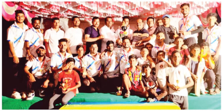 मुठवली खु. बी संघाने पटकावले विजेतेपद