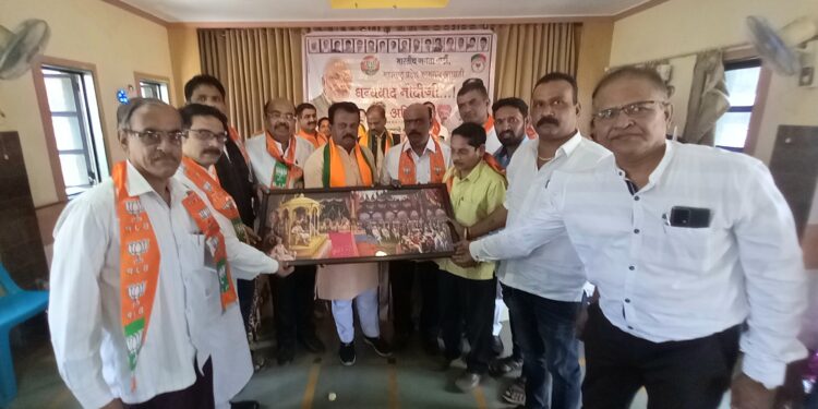 महाडमध्ये कामगारांच्या समस्या सोडवणार- ताठे