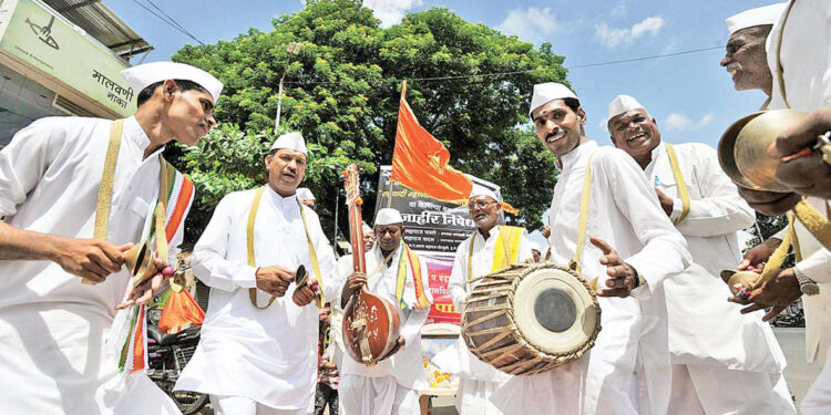 एकादशीसाठी वारकरी पंढरपूरला रवाना