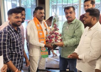 राष्ट्रवादीला धक्का! तालुका उपाध्यक्षांचा भाजपात प्रवेश