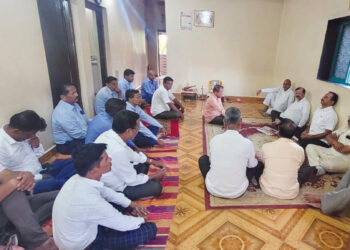 धैर्यशील पाटील, पंडित पाटील यांनी केले खांडेकर कुटुंबियांचे सांत्वन