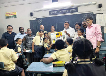 अनुदानित शाळांना प्रिंटर वाटप