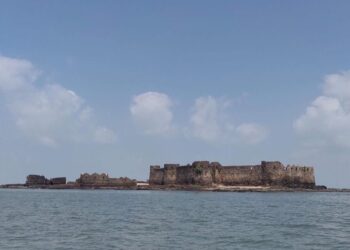 पद्मदुर्ग किल्ल्याला जेटीची प्रतीक्षा