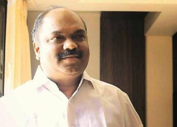 अनिल परब यांच्या अडचणीत वाढ; मध्यरात्री गुन्हा दाखल