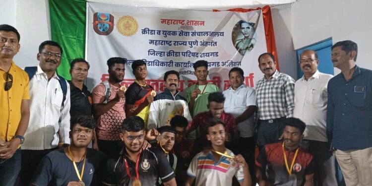 कुस्ती स्पर्धेत तळा कनिष्ठ महाविद्यालयाचे यश
