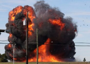 टेक्सासमध्ये दोन विमानांची एकमेकांना धडक; 6 जण ठार