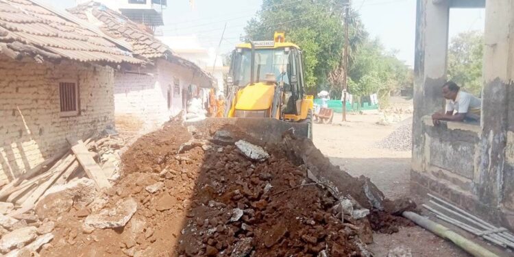 चिरनेर गावातील महत्त्वपूर्ण रस्त्याच्या कामाला सुरुवात