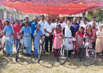 सावित्रीच्या लेकींनो खूप शिका;चित्रलेखा पाटील यांचे आवाहन