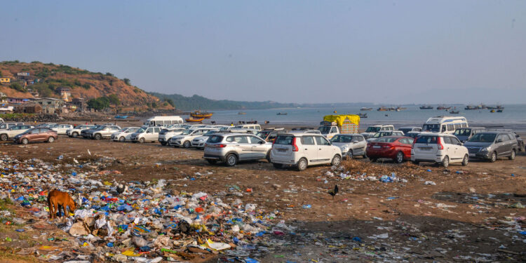 मेरीटाईम बोर्डाकडून राजपुरी जेट्टी पार्कींगला टाळे