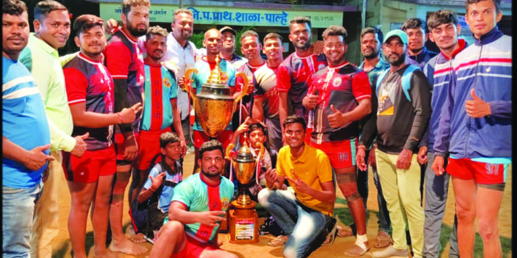 नागाव-पाल्हे येथे मरीदेवी धेरंड संघाची बाजी