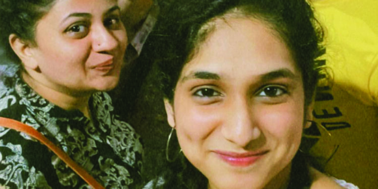 हसविण्यासाठी जन्म आपुला