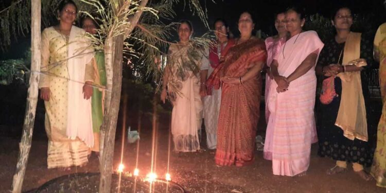 आवळी भोजनाला महिलांची पसंती