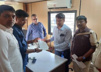 मनसेच्या पदाधिकार्‍यांची जेएनपीए पोर्ट गेटवर धडक