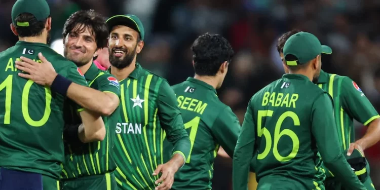 पाकिस्तान सेमी फायनलमध्ये दाखल