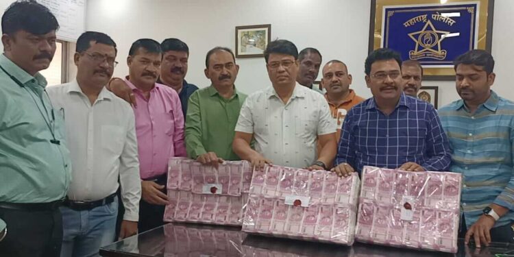 आठ कोटींच्या बनावट नोटा हस्तगत