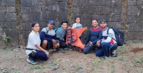 शर्विकाकडून मलंगगडावर यशस्वी चढाई