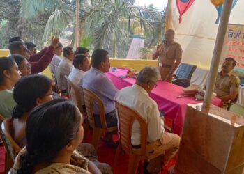 पर्यटकांच्या सुरक्षेसाठी पोलिसांना सहकार्य करा