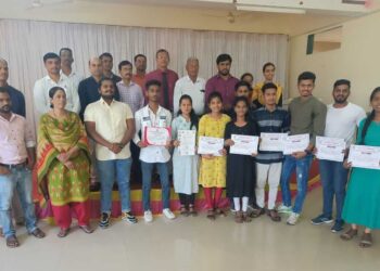 जी. एम वेदक कॉलेजचे विविध स्पर्धेत यश