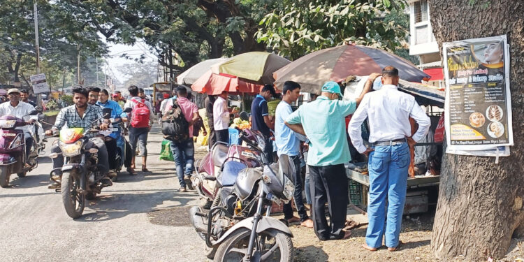 पेण शहराला अनधिकृत टपर्‍यांचा विळखा