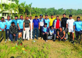 तरुणांच्या उज्ज्वल भविष्यासाठी मैदान चकाचक