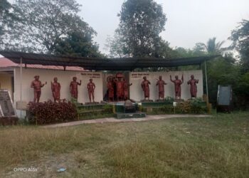 हुतात्म्यांच्या वारसांना नोकर्‍या द्या